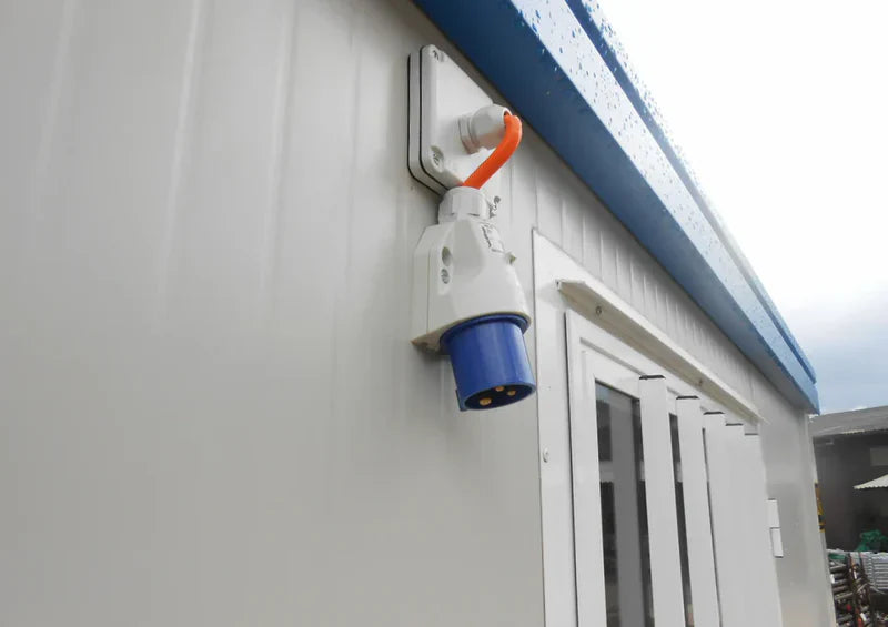 RECIPIENTE CON DUCHAS (DIM. 6.00 LOS X 2.40 M)