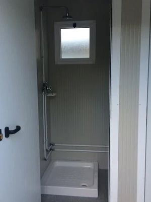 RECIPIENTE CON DUCHAS (DIM. 6.00 LOS X 2.40 M)